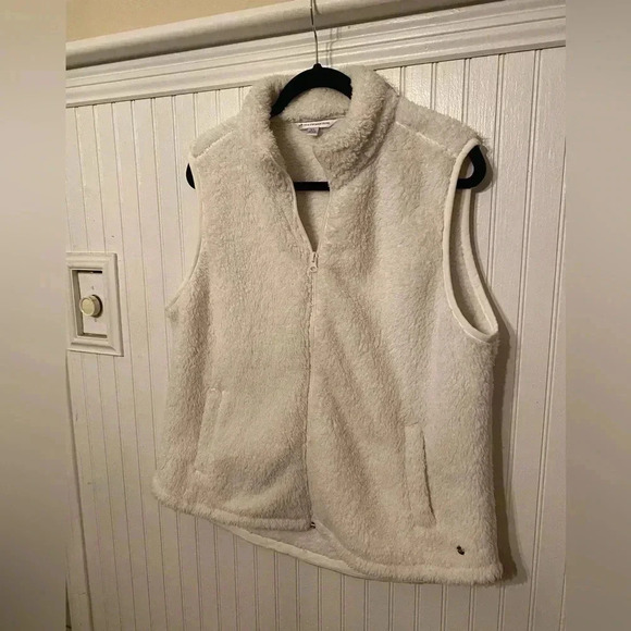 Southern Tide Peggy fuzzy vest with pockets - Picture 1 of 12